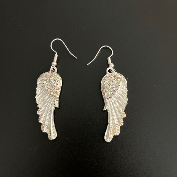 Beautiful Angel wing earrings. White and silver. 2 1/4” drop. New. - Picture 2 of 13